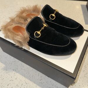 GUCCI SLIPPER *WOMENS*